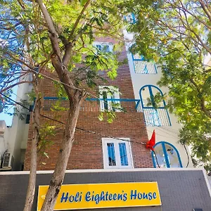 https://eighteen-house-pdc.nhatrangbesthotels.com